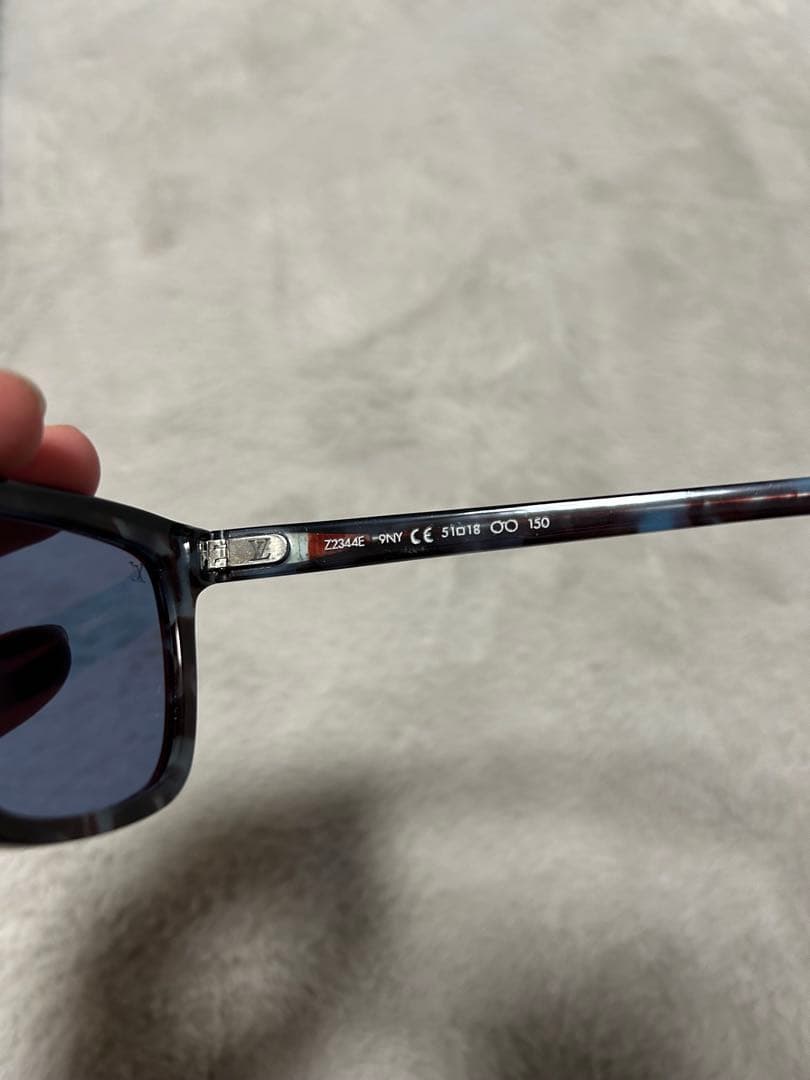 LOUIS VUITTON スクエアサングラス Z2346E