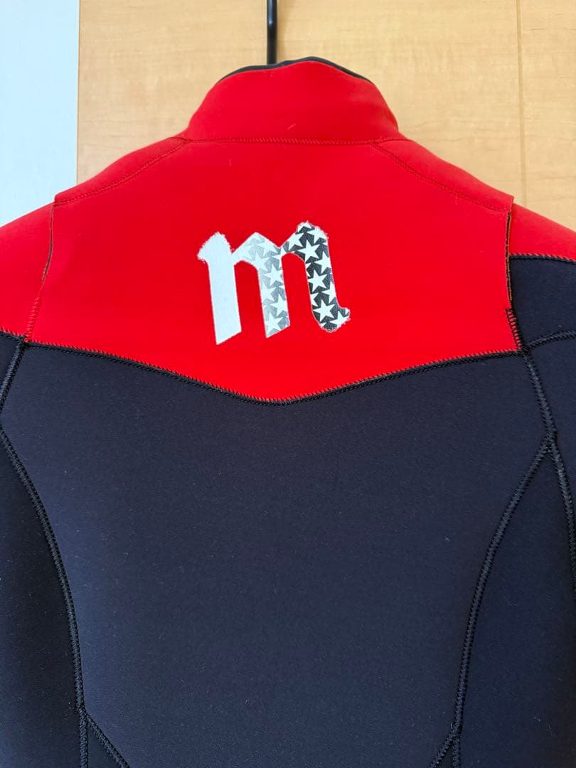 maxim フルスーツ 黒 赤 迷彩