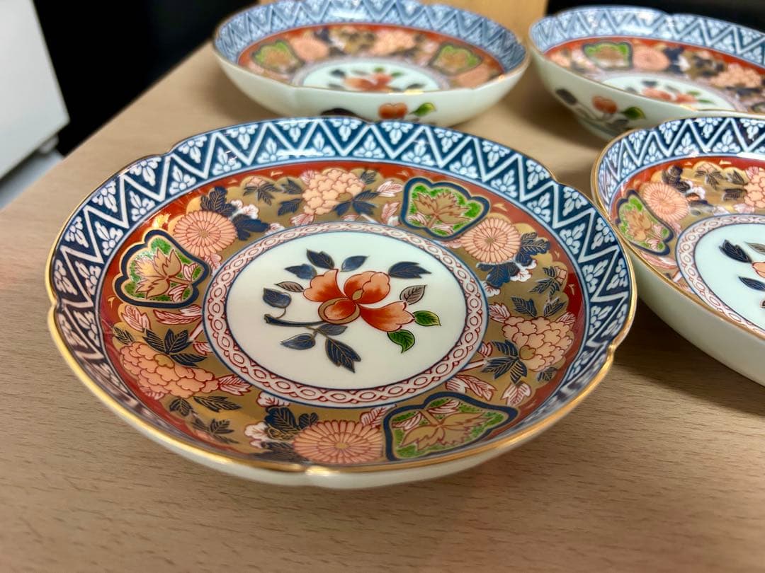 有田焼 日肥　其泉 金彩古伊万里　様式 中皿4枚セット 金彩 輪花皿