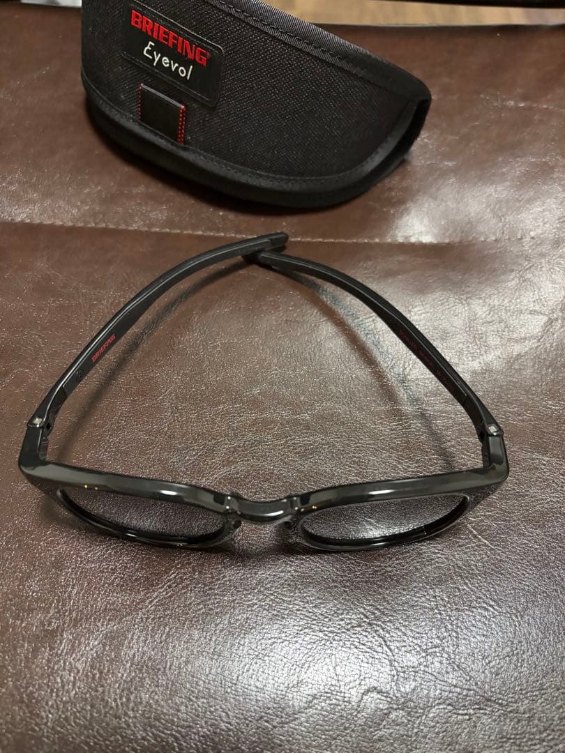 BRIEFING Eyevol ブラックサングラス ケース付き