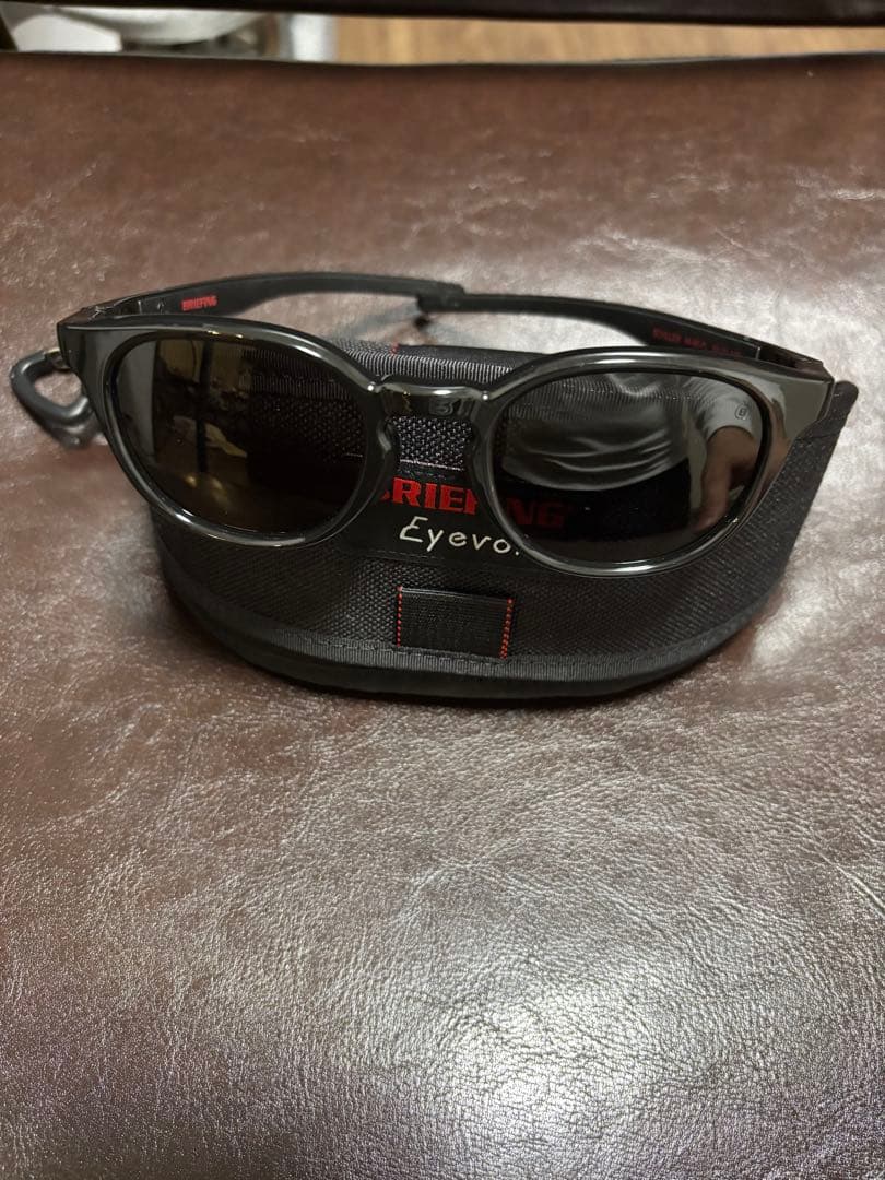 BRIEFING Eyevol ブラックサングラス ケース付き