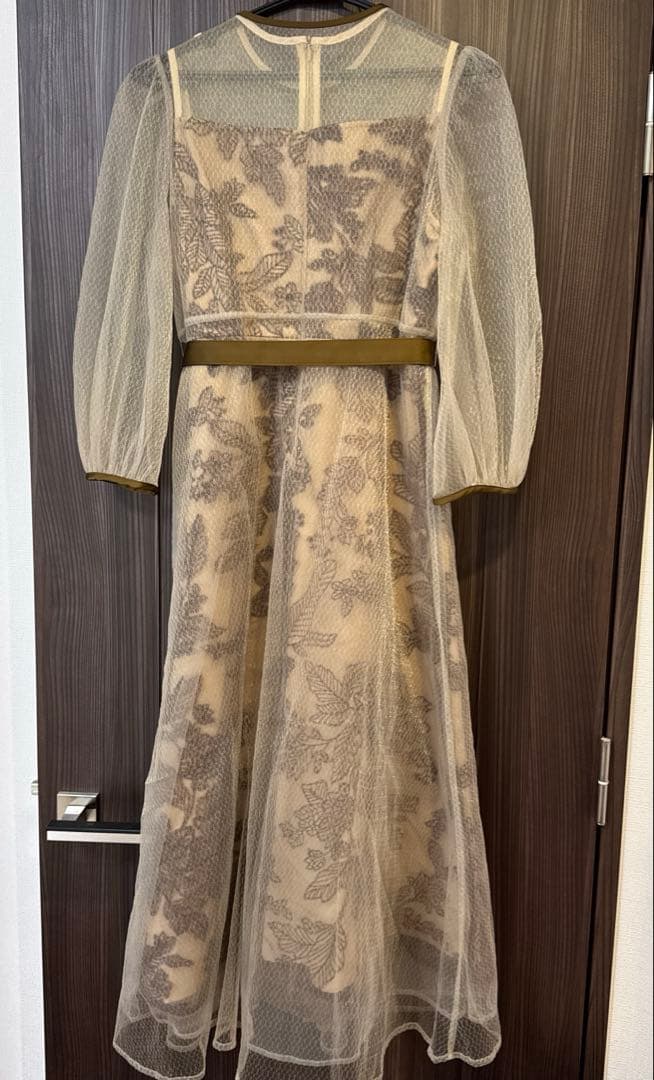 Leja チュールパイピングリーフベルトAラインドレス