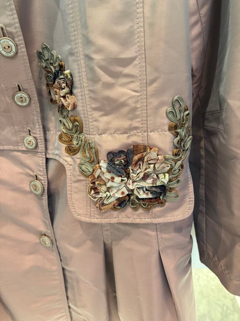 定価143000円インポート ロッサrossa刺繍付きベージュトレンチコート