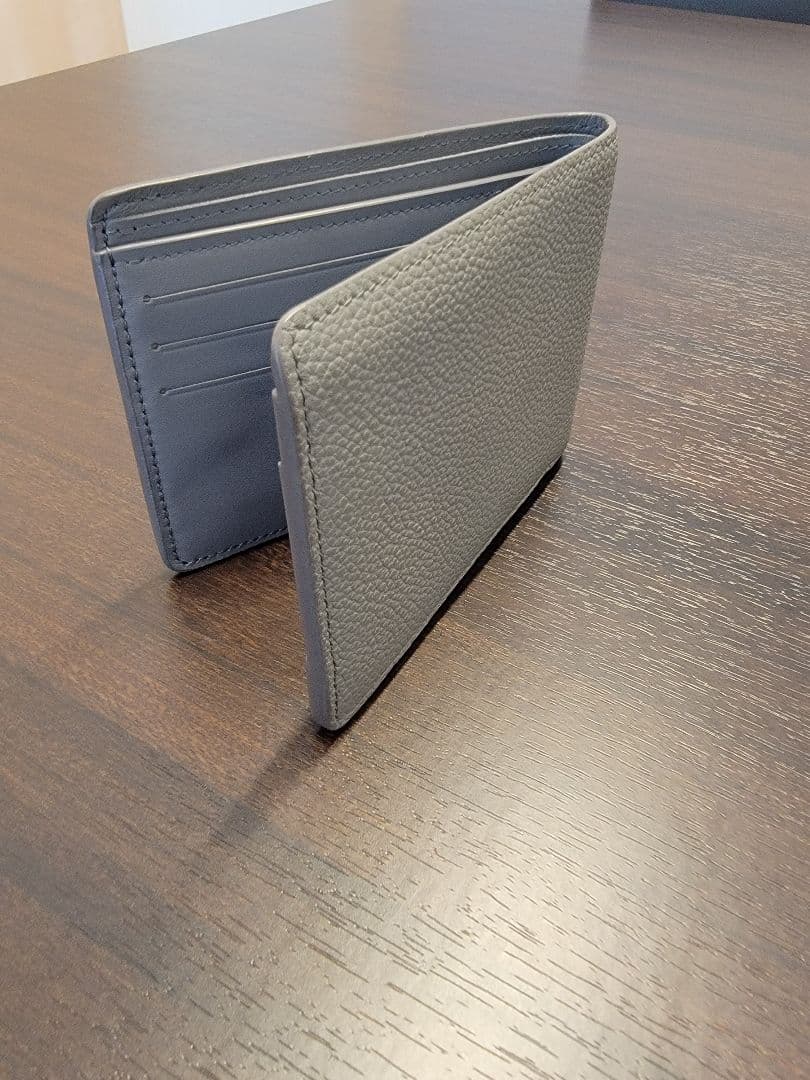 Louis Vuitton グレー 二つ折り財布