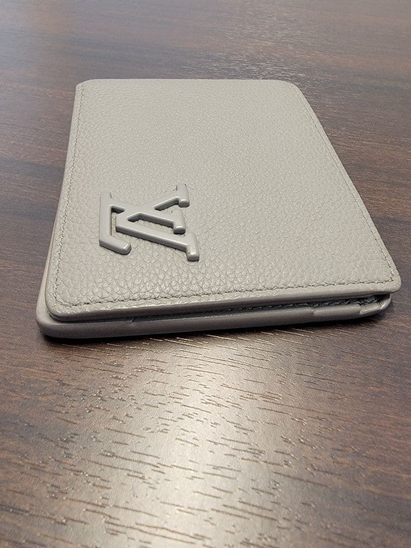 Louis Vuitton グレー 二つ折り財布