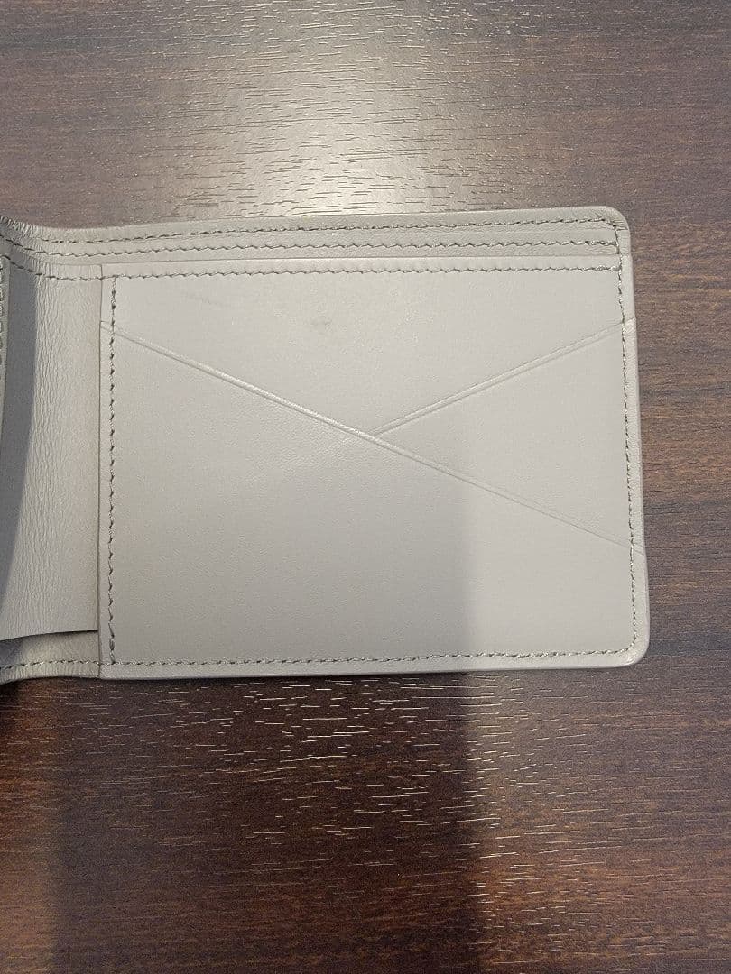 Louis Vuitton グレー 二つ折り財布