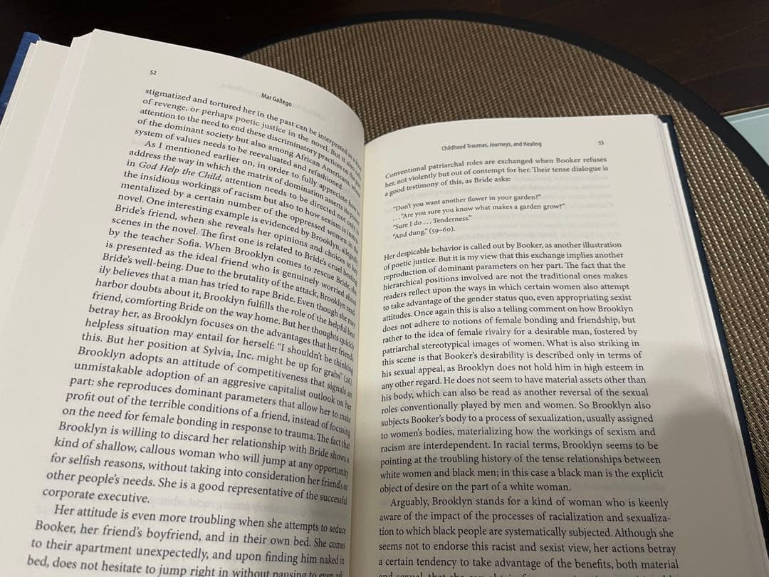 洋書 God Help the Child - Critical Essays