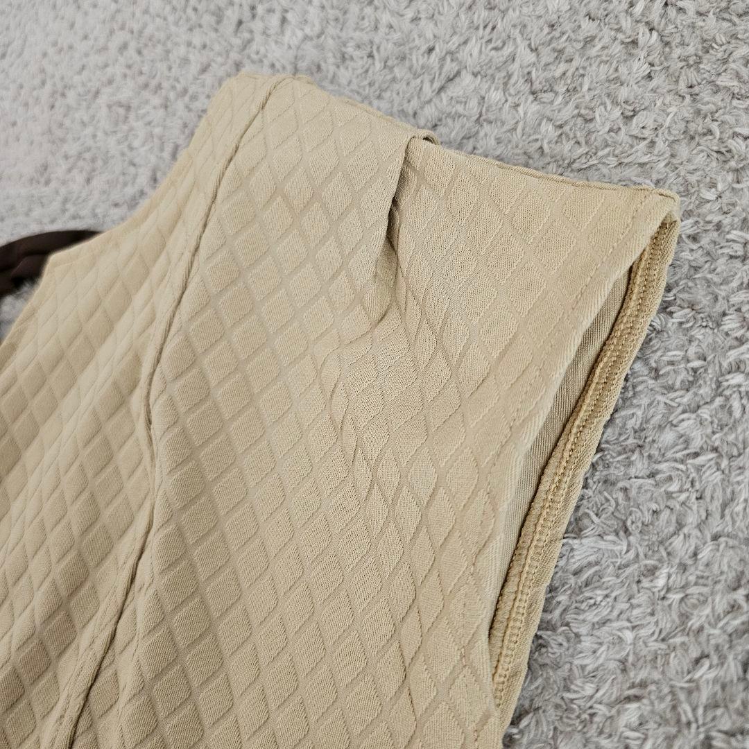 完売品おまけ付き♪未使用ジャガードペプラムトップス　ベージュゴールドLAVA