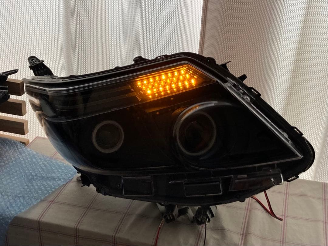 bryovさん専用エスクァイア前期用加工ヘッドライト運転席側①