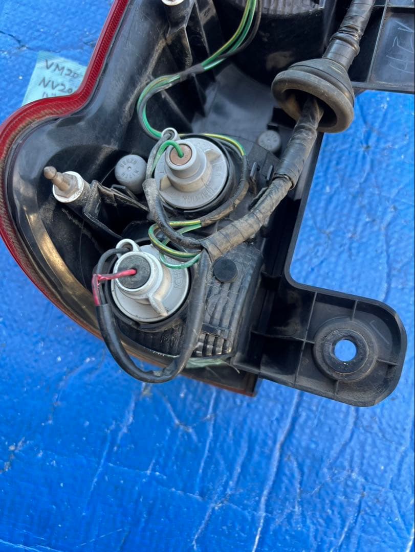 ニッサン　NV200 VM20テールランプ 右　※フォロー割OK