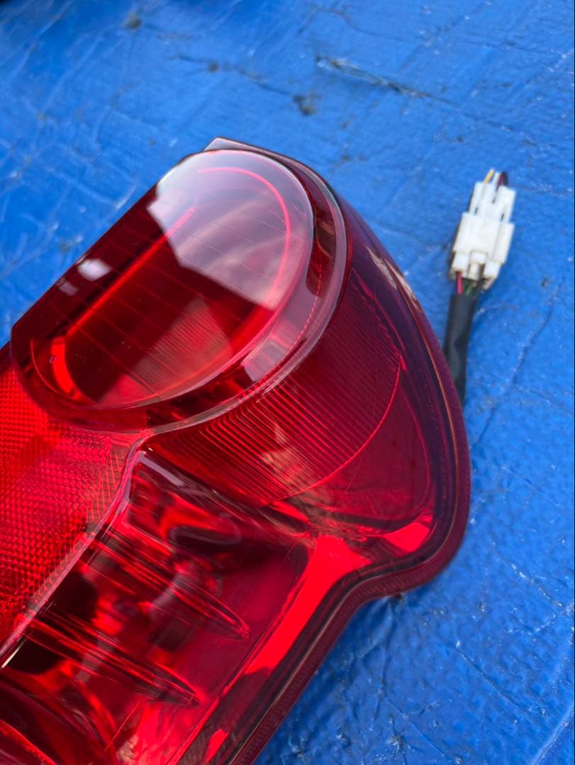 ニッサン　NV200 VM20テールランプ 右　※フォロー割OK