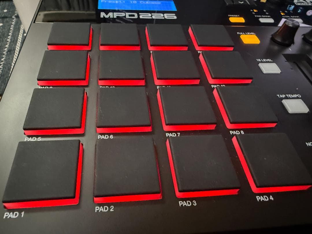 c*k様 美品・使用極小　AKAI MPD226