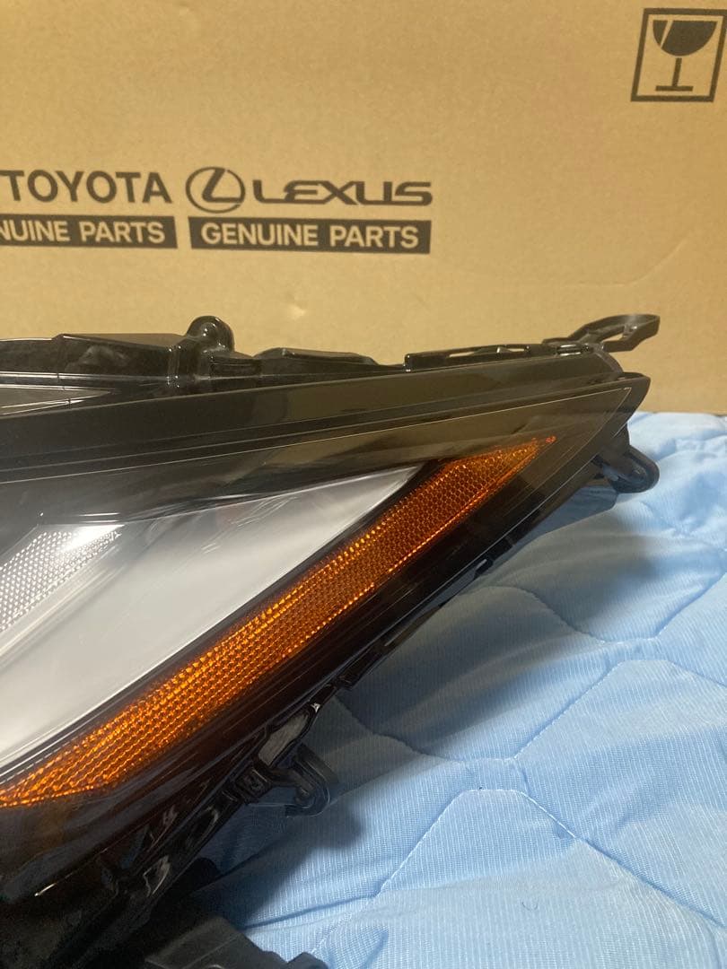 トヨタハリアーAXUH80 左ヘッドライトユニット