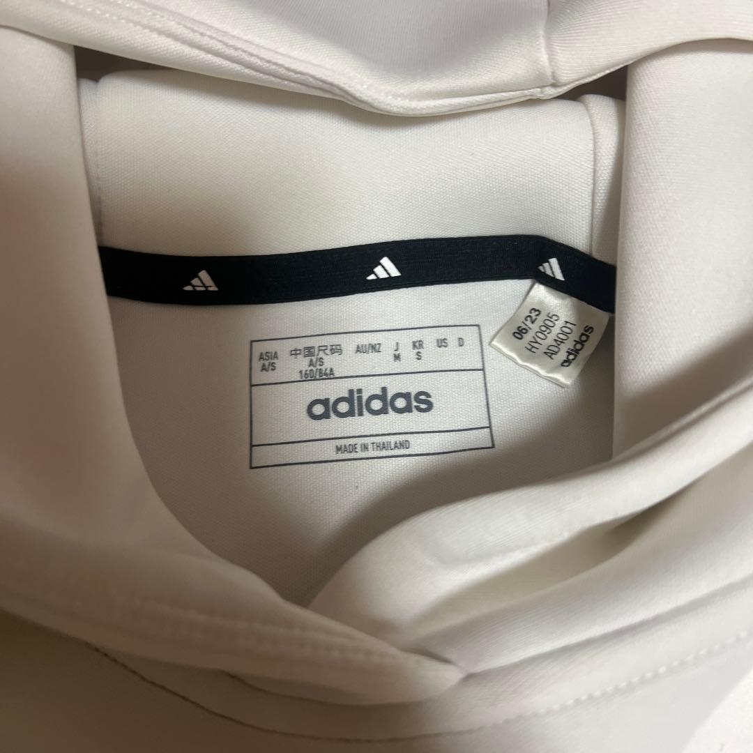 adidas レディース セットアップ　ホワイト