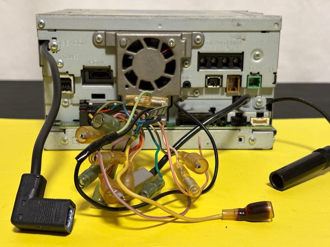 AVIC-ZH0009 カロッツェリア　HDDナビ　フルセグ　Bluetooth