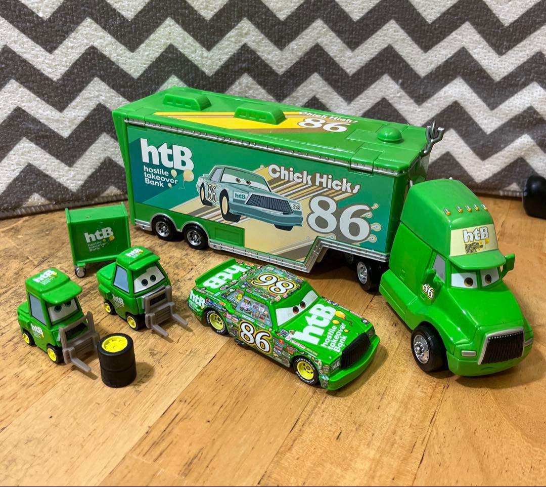 マテル　カーズ　チックヒックス 86 ハウラートレーラー、ピットクルーのセット