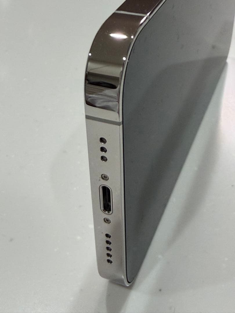 Apple iPhone13Pro シルバー 本体　美品　バッテリー残量100%