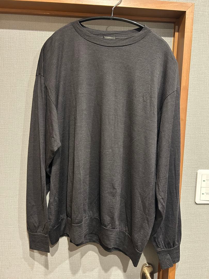 な*ま様 美品comoli コモリ 23AW サマーウール長袖クルー チャコール