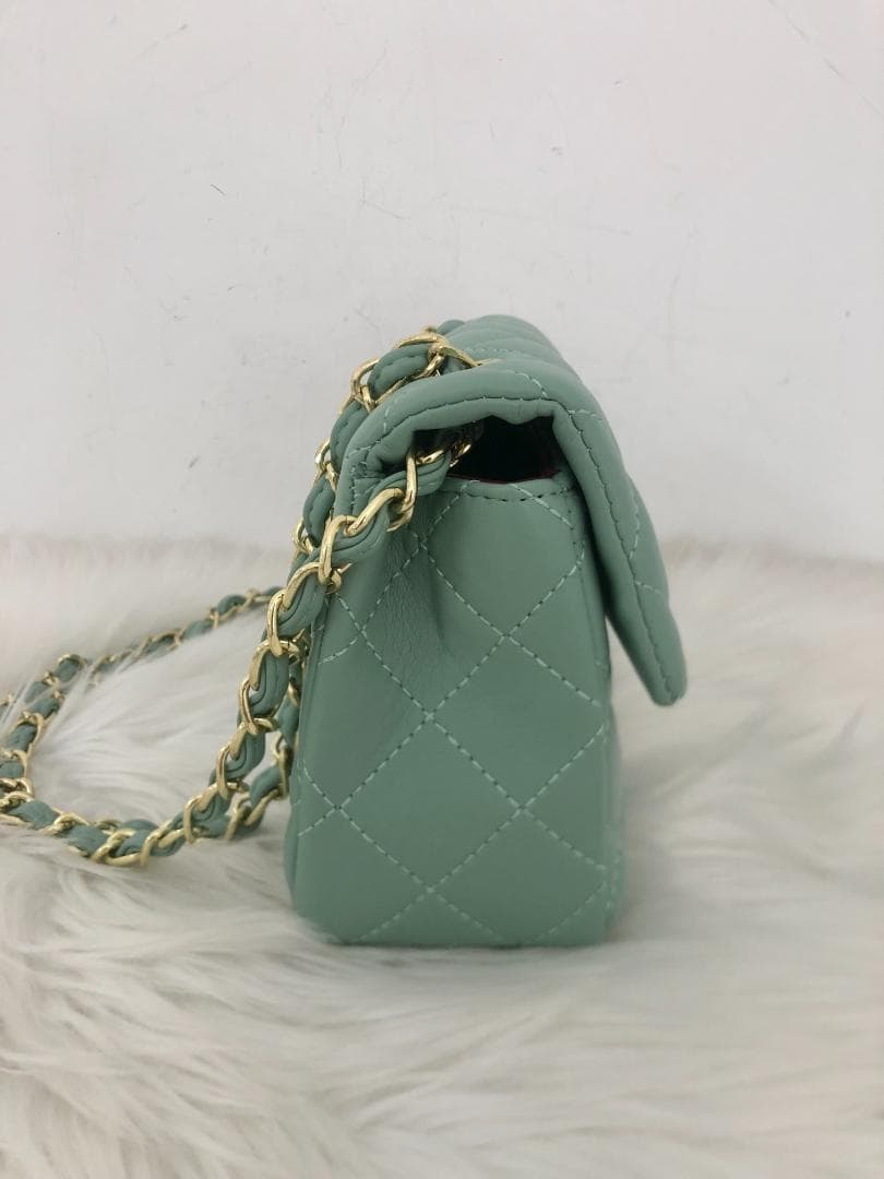 バッグ　ブルー　ハンドバッグ　レザー　ロゴ　ファッション　チェーン