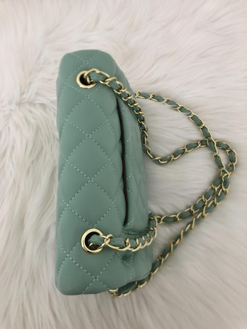 バッグ　ブルー　ハンドバッグ　レザー　ロゴ　ファッション　チェーン