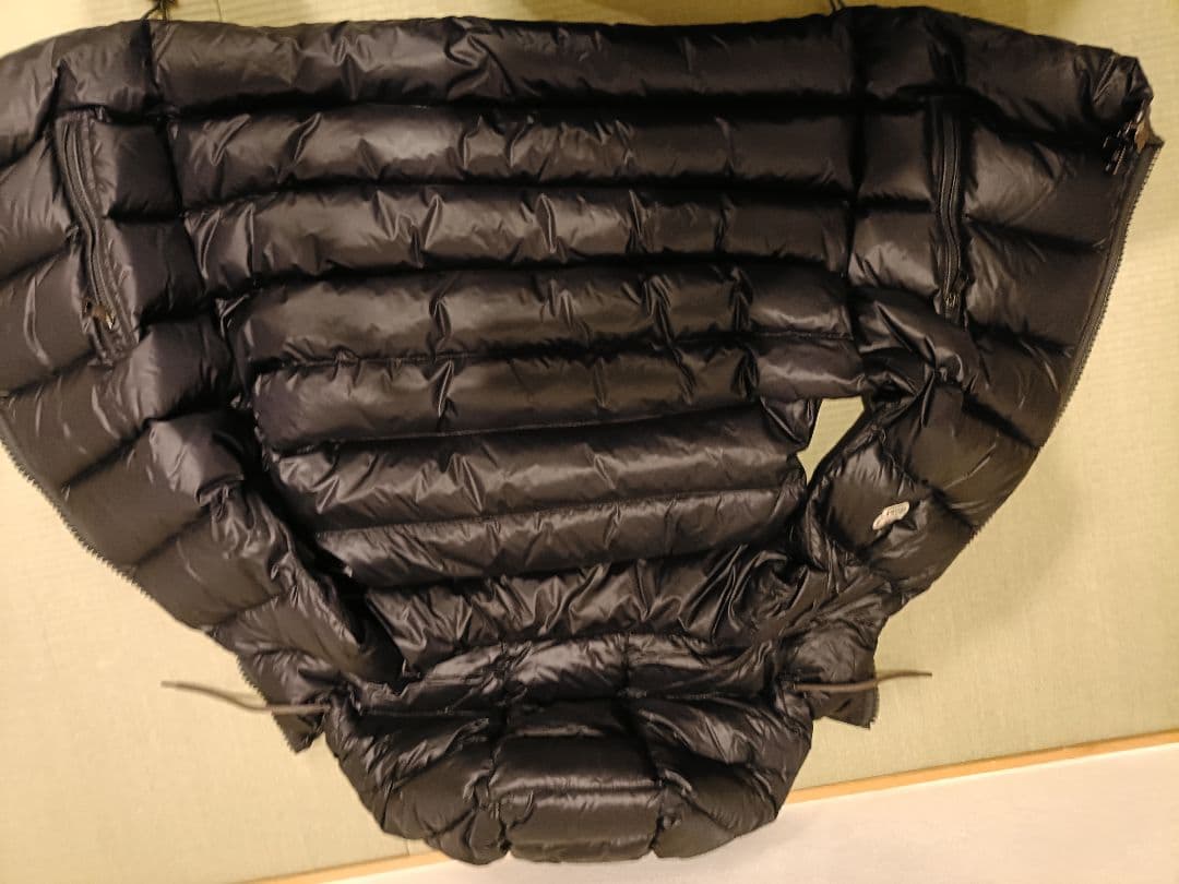 正規品　モンクレール　ダウンベスト