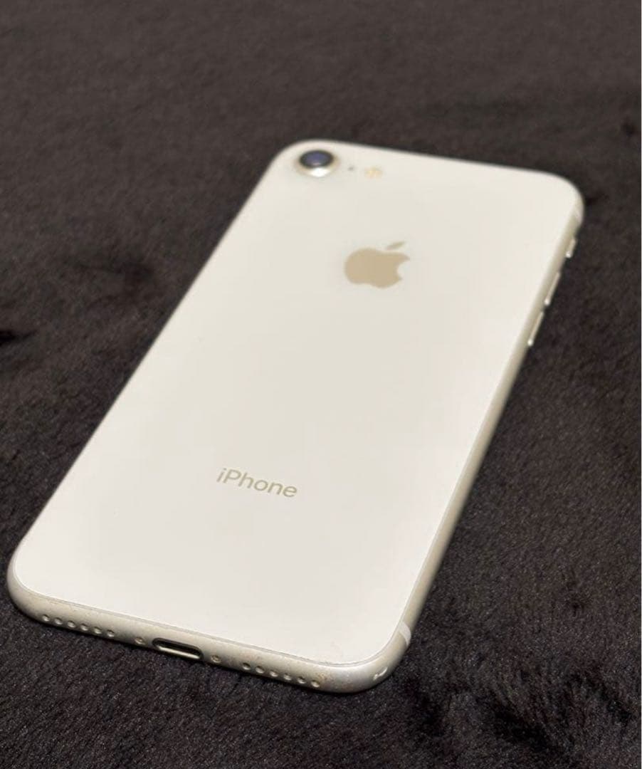 美品　iPhone8 64G ホワイト　SIMフリー