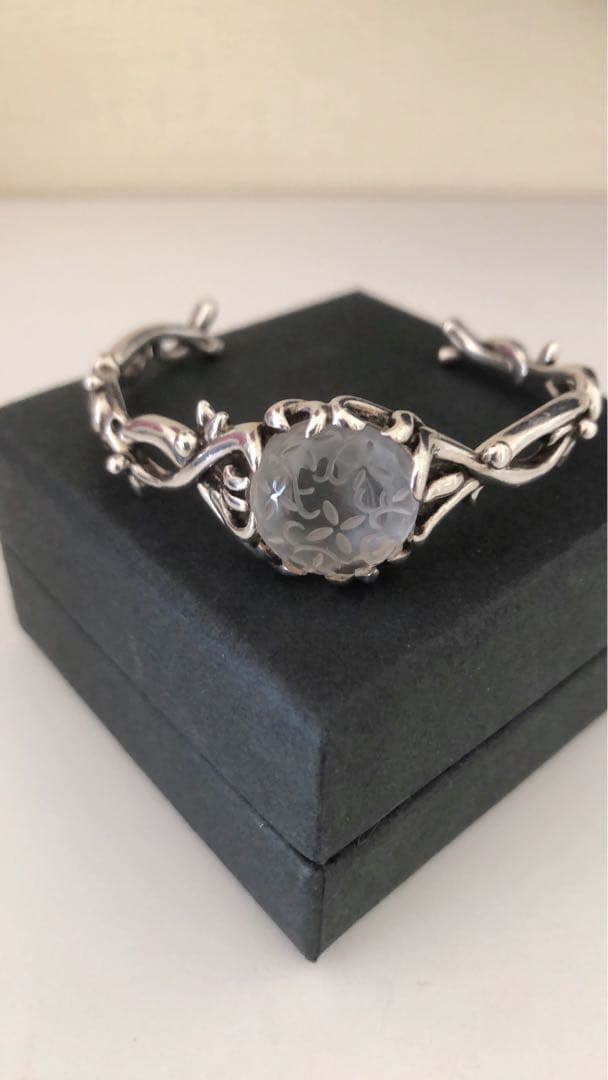 UZU Silver925花柄カッティング 水晶バングルL362