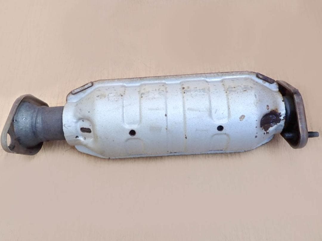 H17 ミニキャブ U61V 2WD 触媒/ショクバイ/しょくばい 98922