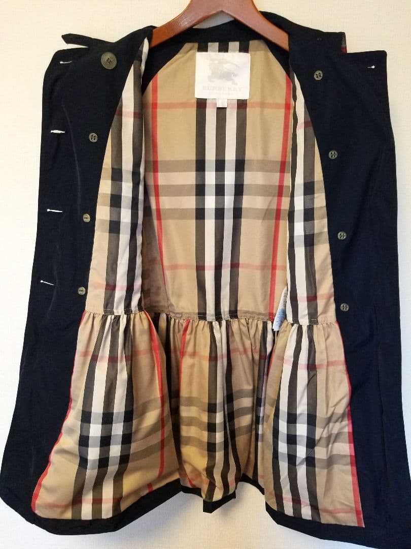 未使用近い人気バーバリーチルドレンハーフコート 美品 ベージュ紺キッズ大人○良品