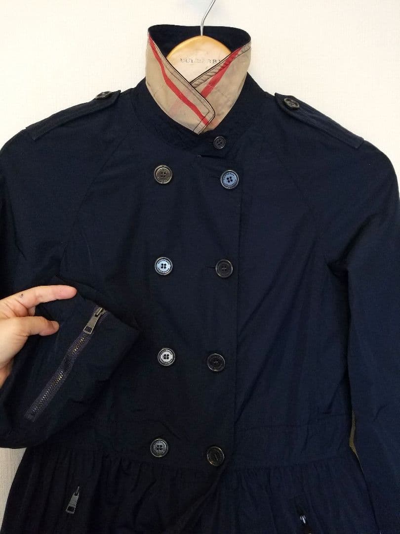 未使用近い人気バーバリーチルドレンハーフコート 美品 ベージュ紺キッズ大人○良品
