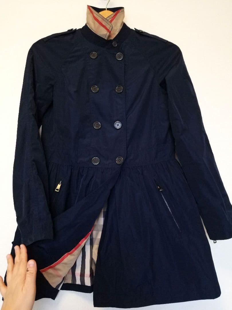 未使用近い人気バーバリーチルドレンハーフコート 美品 ベージュ紺キッズ大人○良品