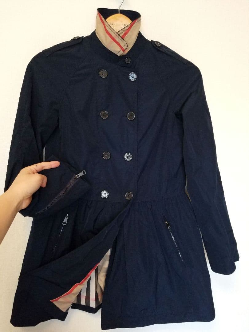 未使用近い人気バーバリーチルドレンハーフコート 美品 ベージュ紺キッズ大人○良品