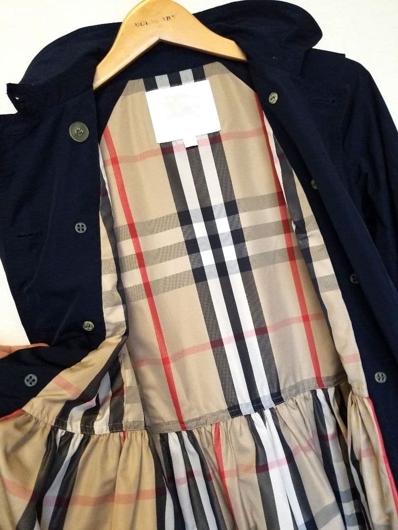 未使用近い人気バーバリーチルドレンハーフコート 美品 ベージュ紺キッズ大人○良品