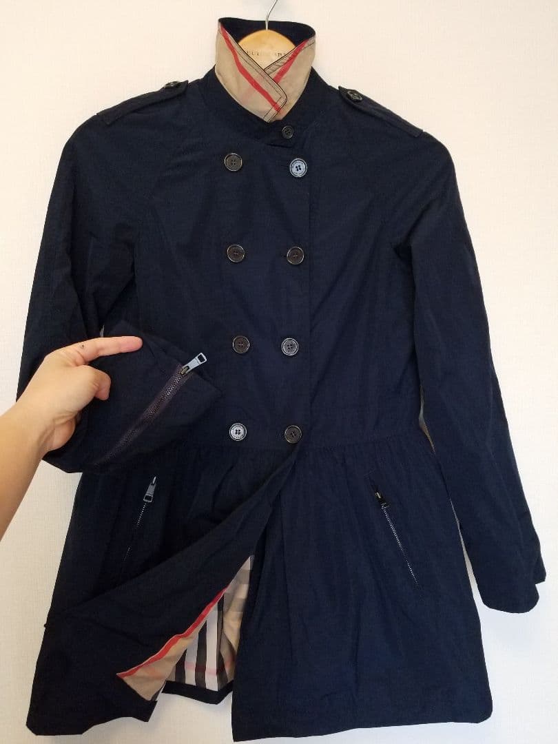 未使用近い人気バーバリーチルドレンハーフコート 美品 ベージュ紺キッズ大人○良品