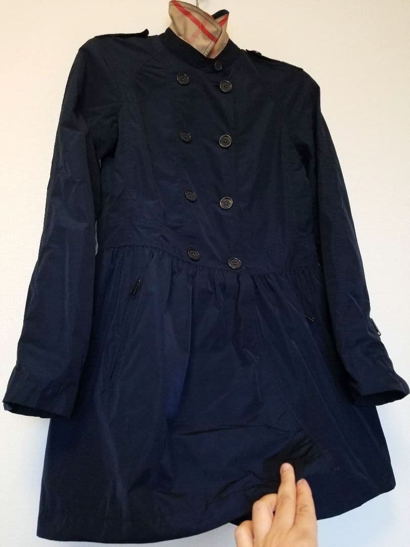 未使用近い人気バーバリーチルドレンハーフコート 美品 ベージュ紺キッズ大人○良品