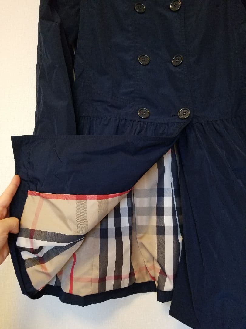 未使用近い人気バーバリーチルドレンハーフコート 美品 ベージュ紺キッズ大人○良品