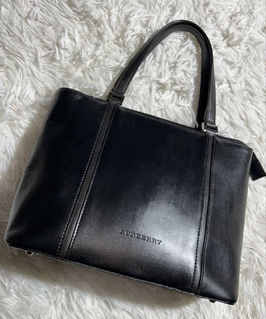 Burberry バーバリー　レザー　ハンドバッグ　黒　フォーマル　三層式
