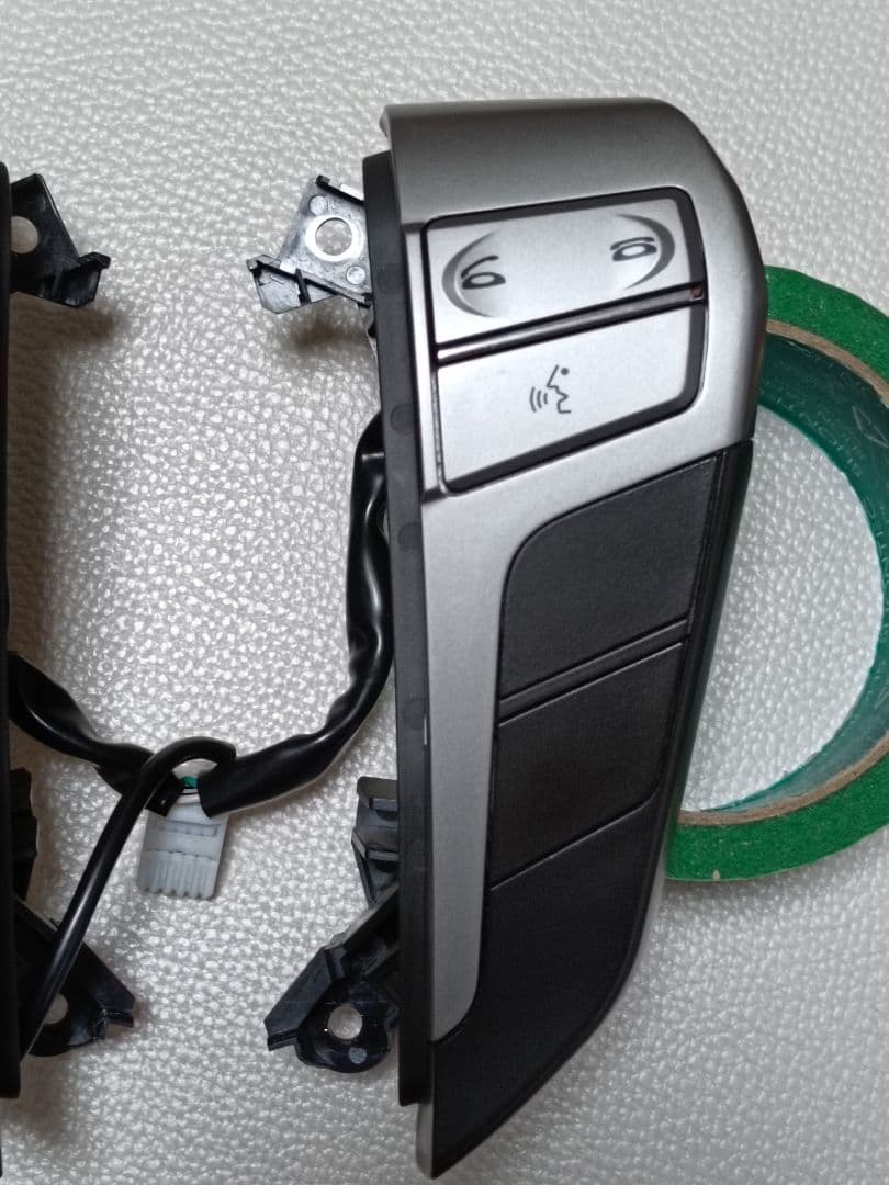 20 アルファードヴェルファイア純正OPステアリングスイッチ ハンズフリー 良品