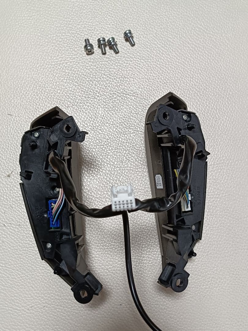 20 アルファードヴェルファイア純正OPステアリングスイッチ ハンズフリー 良品