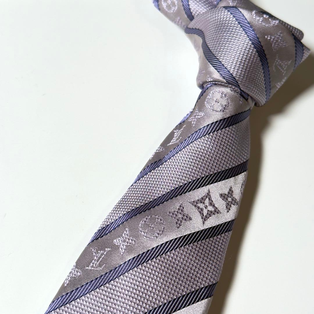 【美品】 ルイヴィトン モノグラム ストライプ柄 パープル ネクタイ
