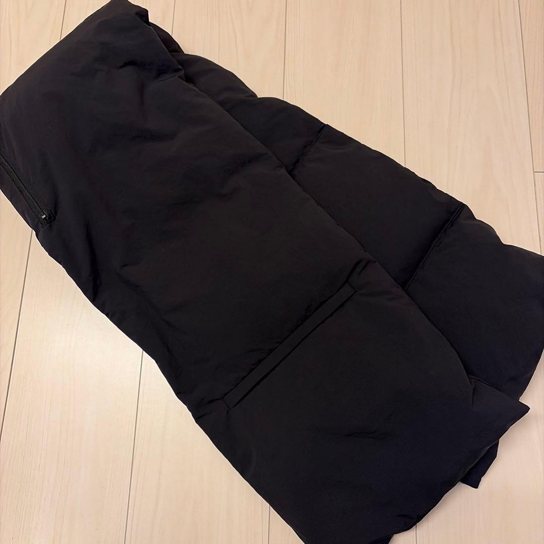 CALUXキャラクス　PUFFER SCARF フード付きダウンストール