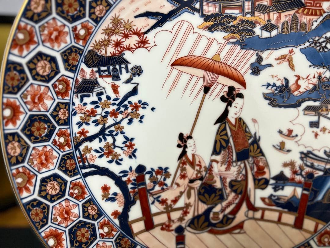 伊万里　松右衛門　飾り皿　大皿　色絵傘美人文大皿写し　近江八景之図　金彩