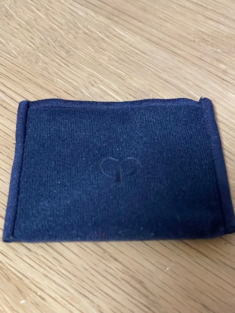 【美品】クレ・ド・ポー ボーテ　プードルコンパクトエサンシエルｎエレガントスリム