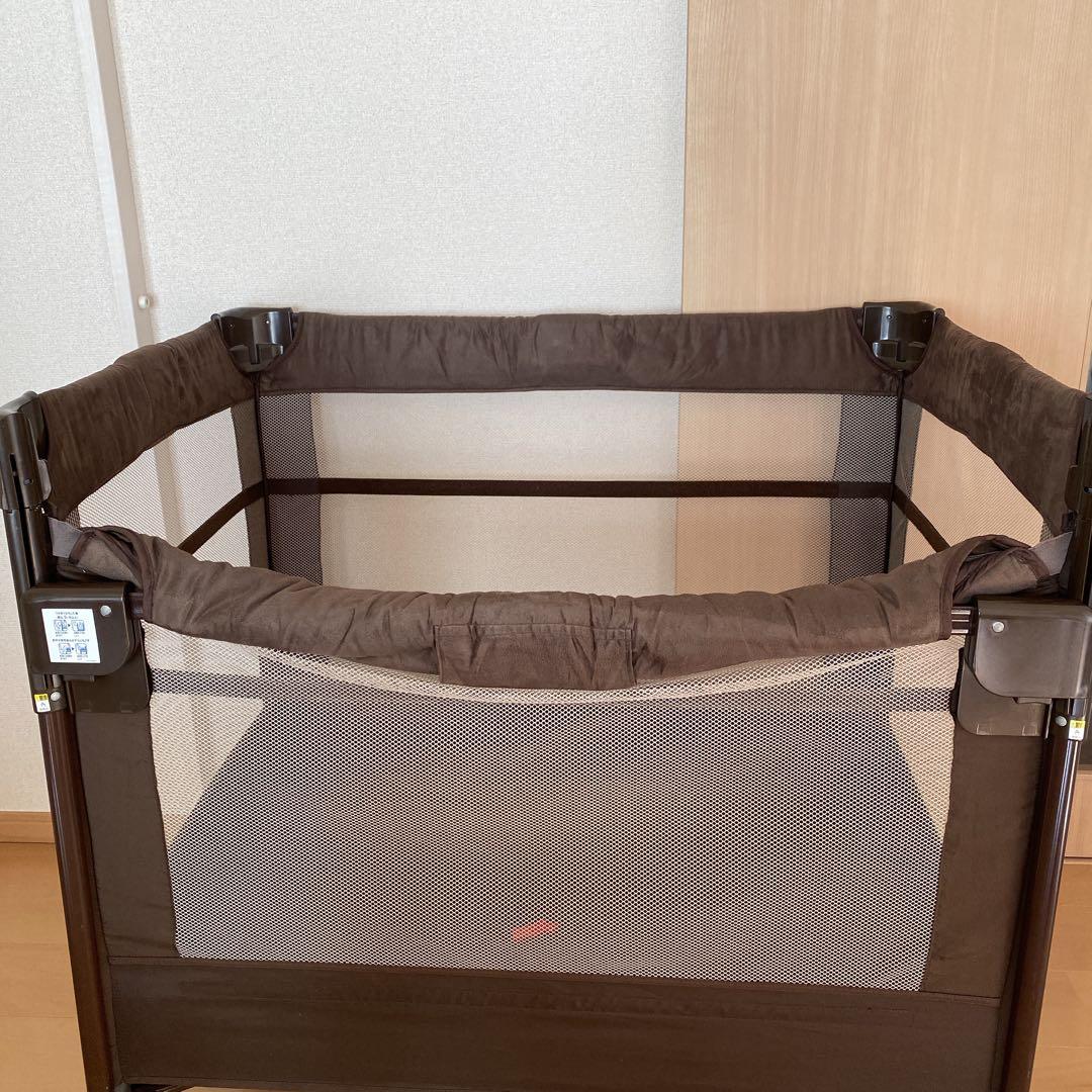 アップリカ ココネル エアープラス ベビーベッド チョコレート 折りたたみ