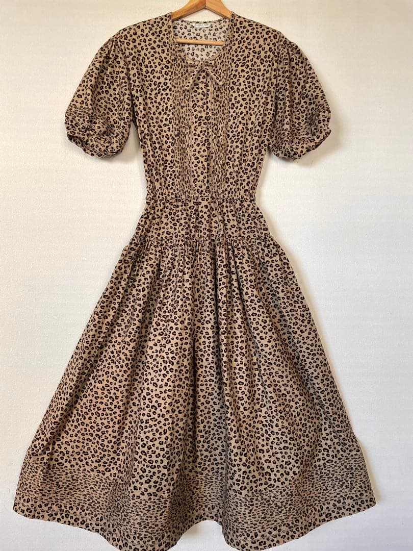 公*o様 カネコイサオ　綿ブロード　豹柄ワンピース