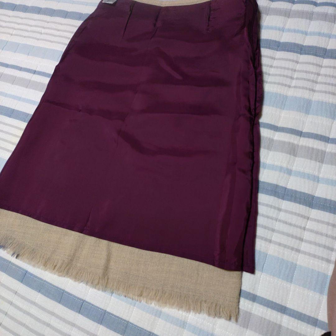 パラスパレス秋冬春　花柄プリント 生成り系ひざ丈スカート