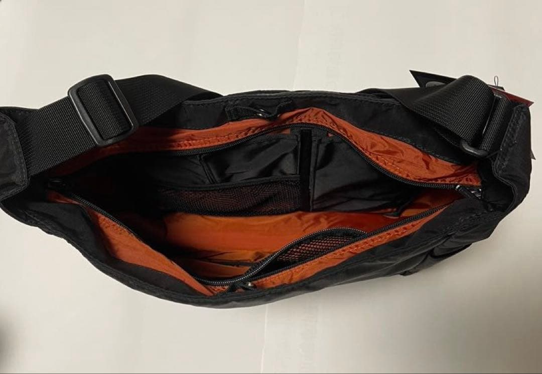 マンハッタンパッセージ　スタイリッシュショルダーバッグ