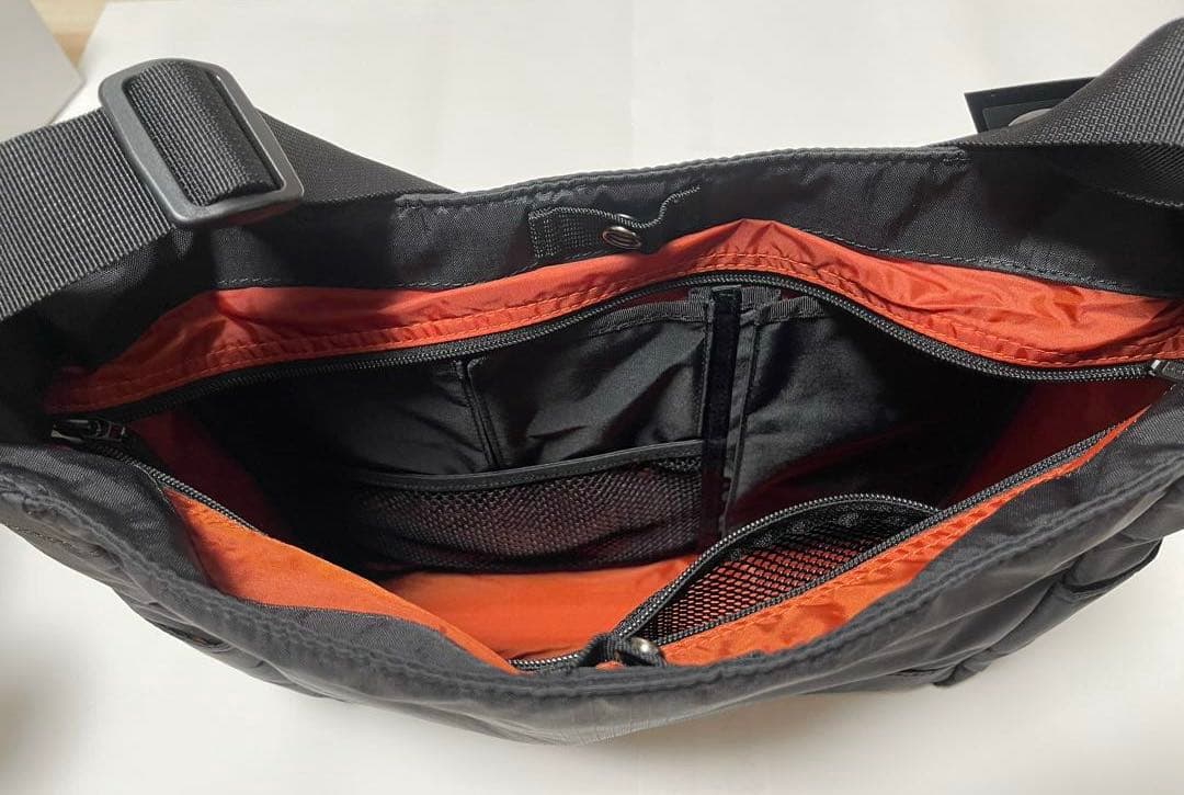 マンハッタンパッセージ　スタイリッシュショルダーバッグ