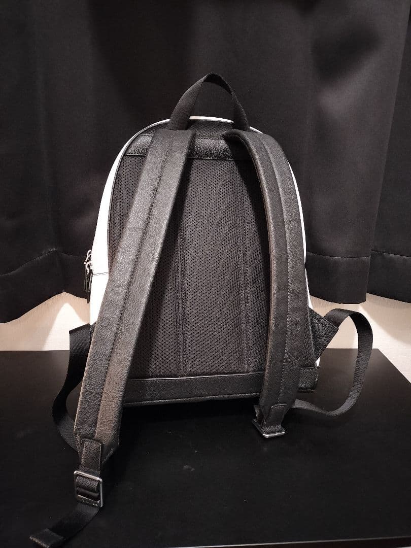 MICHAEL KORS ロゴ入りバックパック