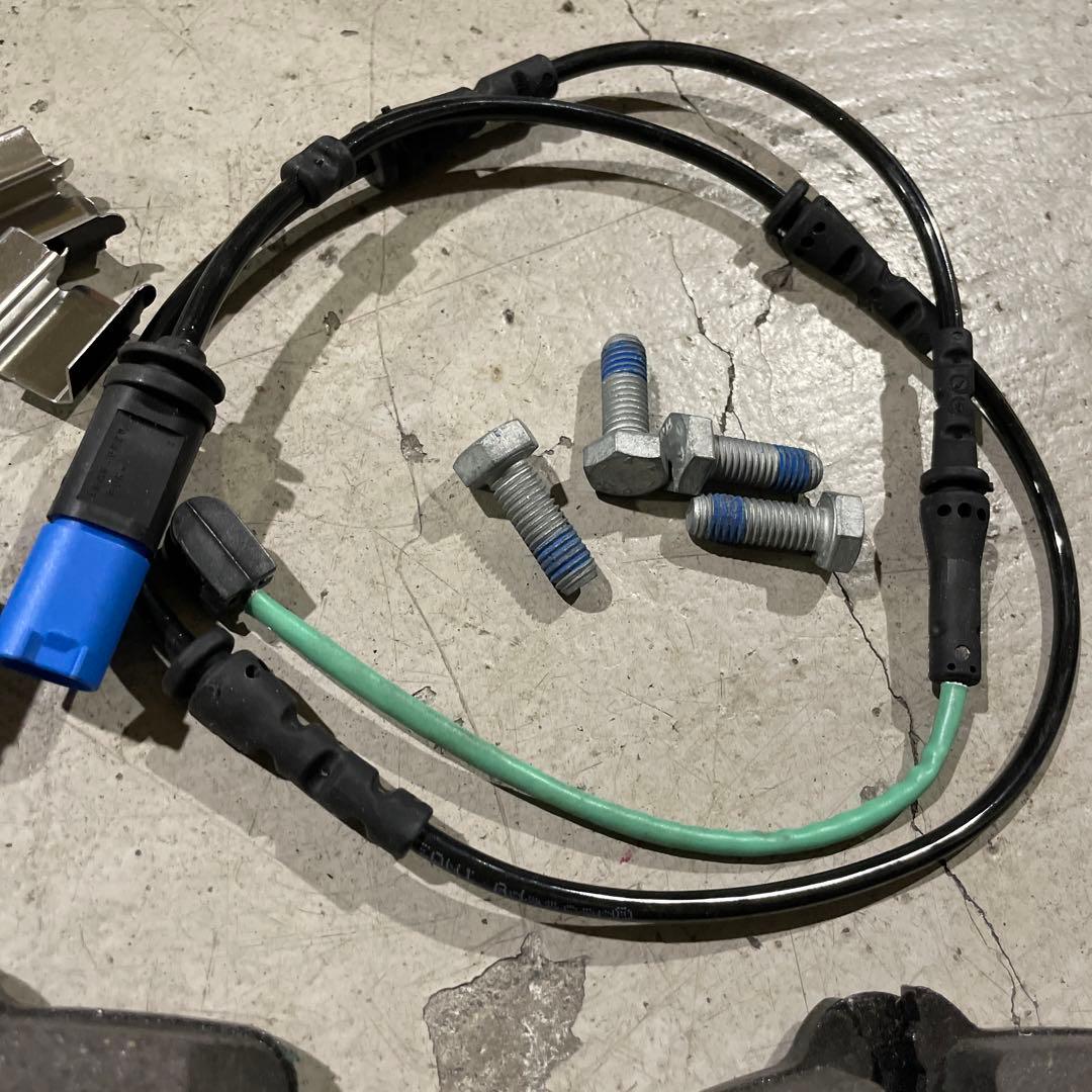  G11  740iMスポーツ　リアブレーキパッド